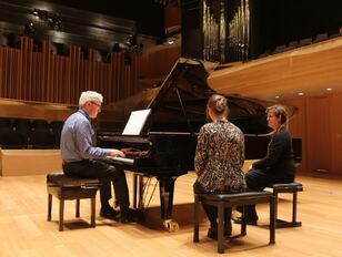 operalingual-mj-landscape-02