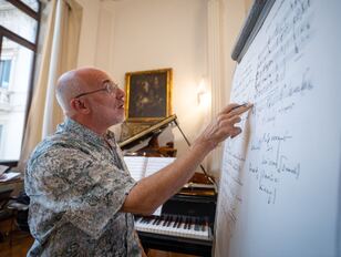 operalingual-mj-landscape-247