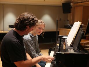 operalingual-mj-landscape-321